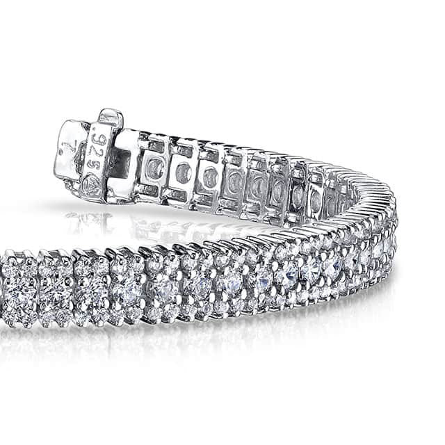 Flashy Prong Set Diamond Bracelet