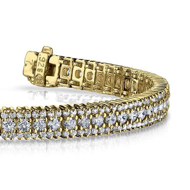 Flashy Prong Set Diamond Bracelet